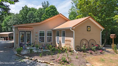 Photo of 150 4Th St, Tellico Plains, TN 37385 (MLS # 1328048)