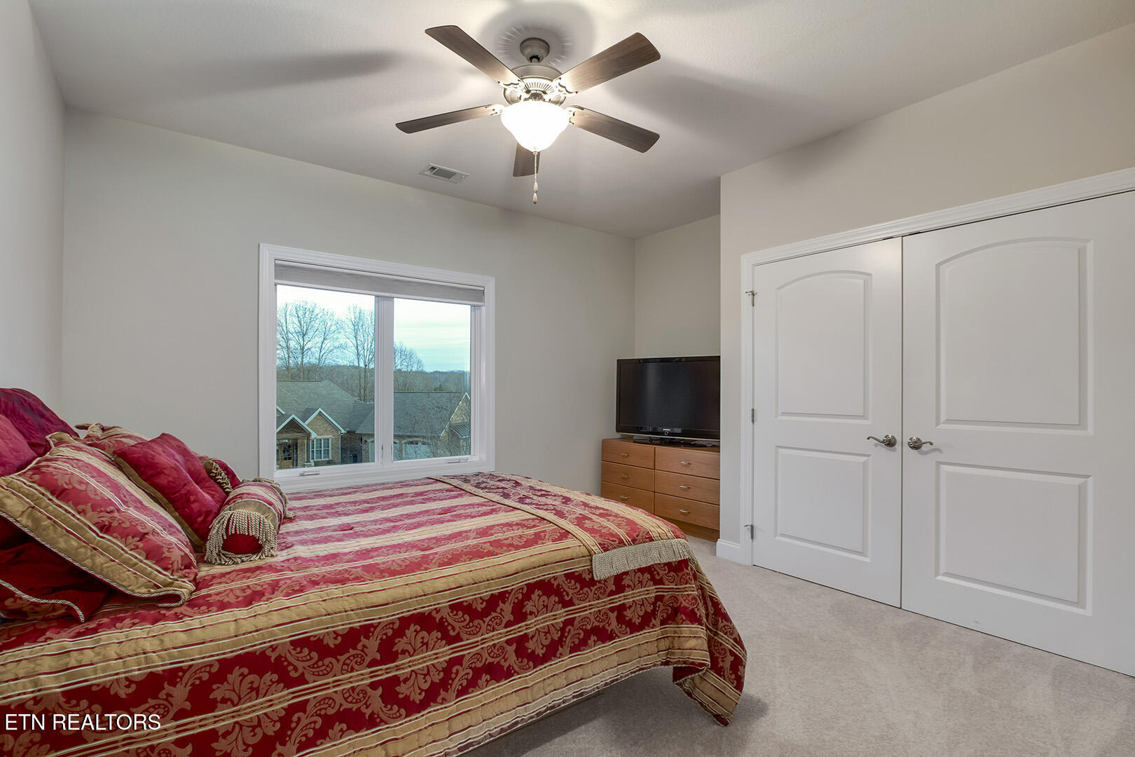 Vonore, Tennessee, 37885, United States, 5 Bedrooms Bedrooms, ,4 BathroomsBathrooms,Residential,Active,2036035