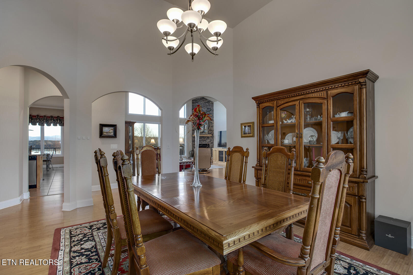 Vonore, Tennessee, 37885, United States, 5 Bedrooms Bedrooms, ,4 BathroomsBathrooms,Residential,Active,2036035
