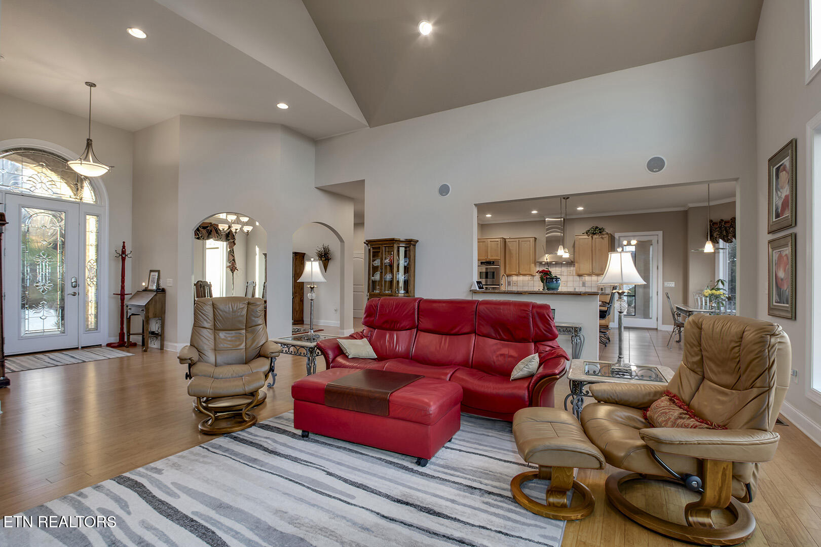 Vonore, Tennessee, 37885, United States, 5 Bedrooms Bedrooms, ,4 BathroomsBathrooms,Residential,Active,2036035