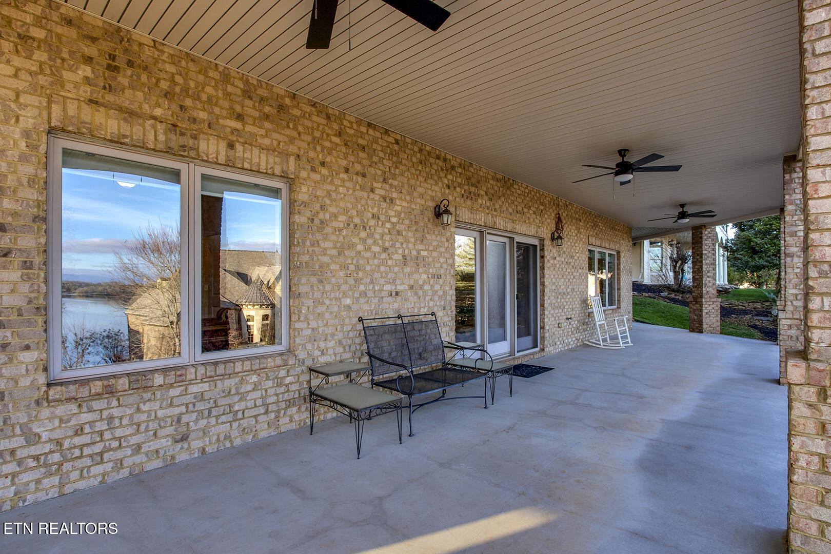 Vonore, Tennessee, 37885, United States, 5 Bedrooms Bedrooms, ,4 BathroomsBathrooms,Residential,Active,2036035