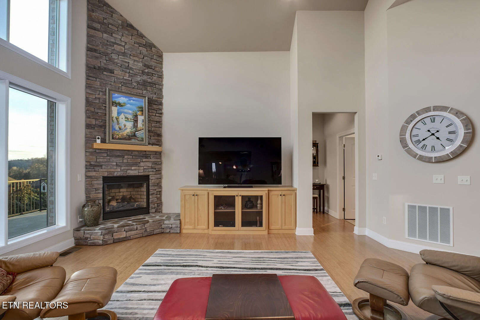 Vonore, Tennessee, 37885, United States, 5 Bedrooms Bedrooms, ,4 BathroomsBathrooms,Residential,Active,2036035