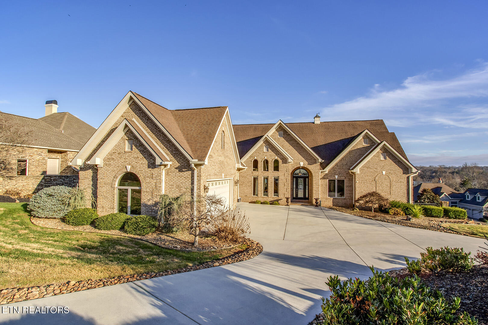 Vonore, Tennessee, 37885, United States, 5 Bedrooms Bedrooms, ,4 BathroomsBathrooms,Residential,Active,2036035