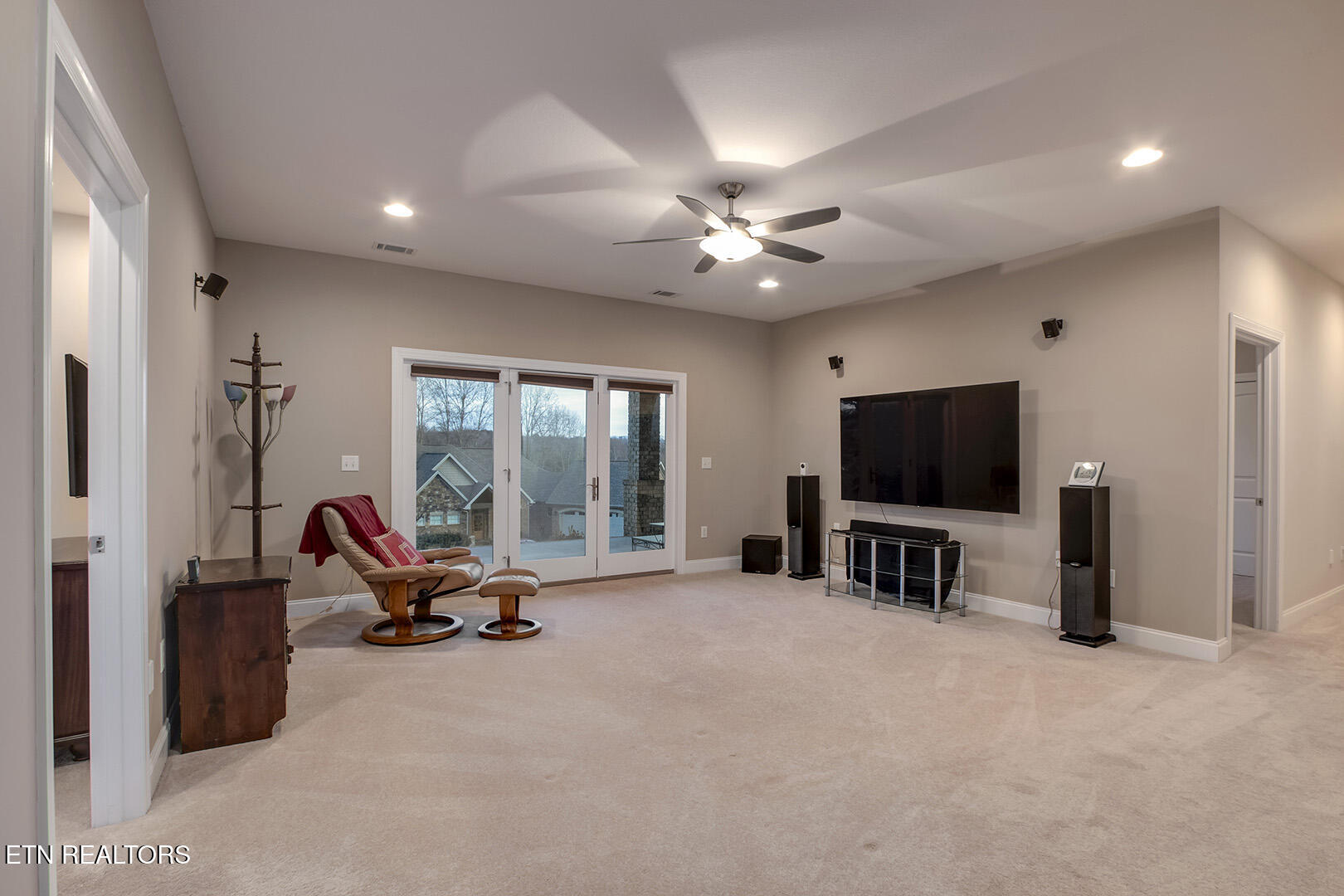 Vonore, Tennessee, 37885, United States, 5 Bedrooms Bedrooms, ,4 BathroomsBathrooms,Residential,Active,2036035