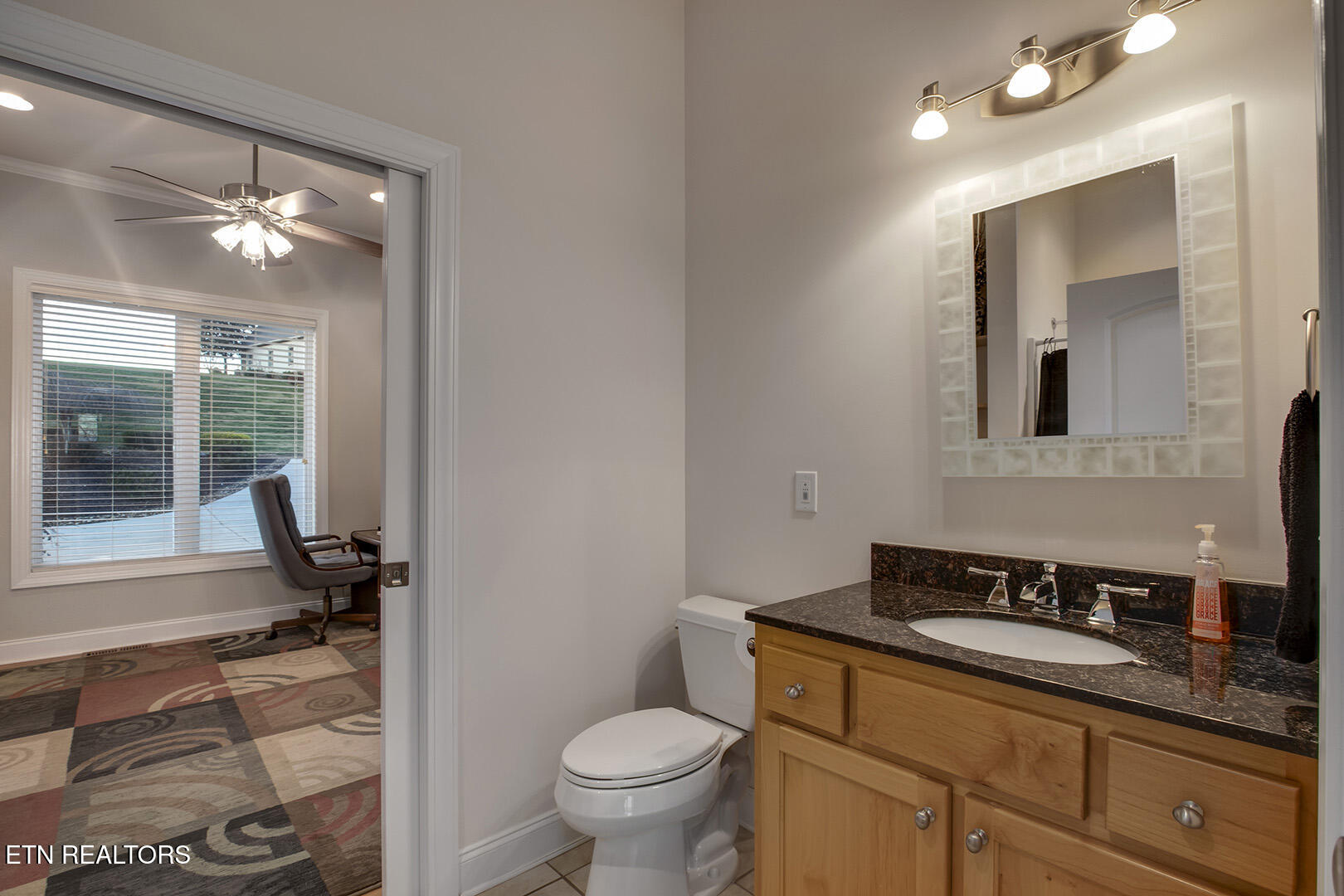 Vonore, Tennessee, 37885, United States, 5 Bedrooms Bedrooms, ,4 BathroomsBathrooms,Residential,Active,2036035