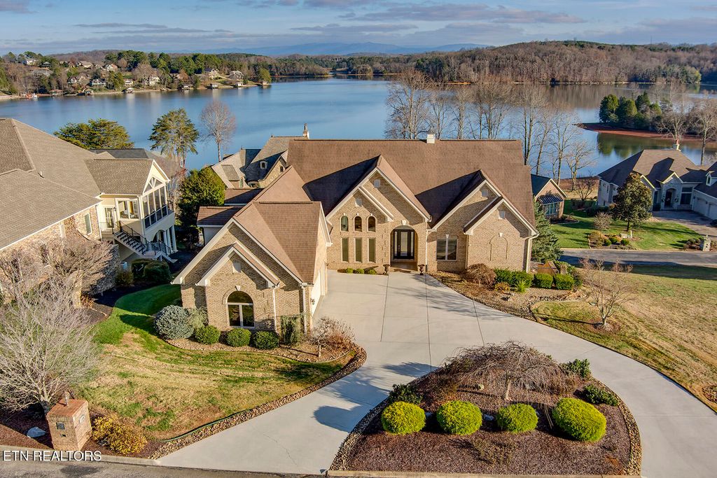 Photo of 1490 Rarity Bay Pkwy, Vonore, TN 37885 (MLS # 1336418)