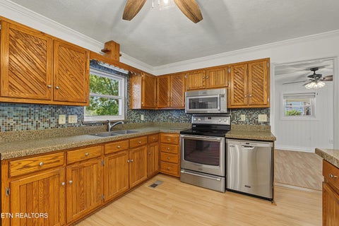 Tiny photo for 915 Panorama Drive, Maryville, TN 37801 (MLS # 1355971)