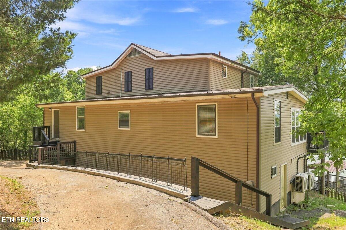 1551 Kinder Lane