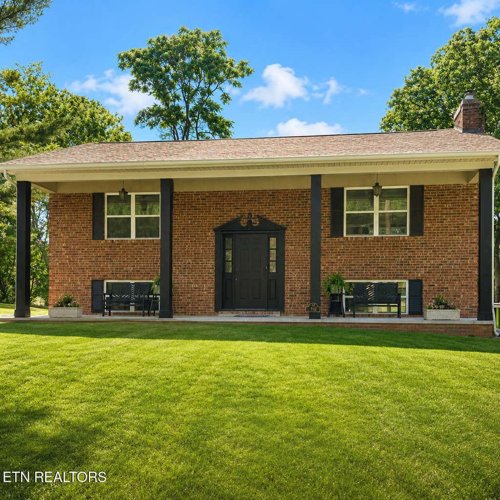 Photo of 1944 Pine View Drive, New Market, TN 37820 (MLS # 1347165)