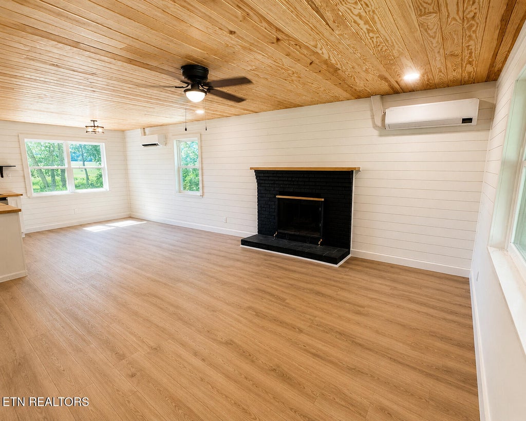 Photo of 1944 Pine View Drive, New Market, TN 37820 (MLS # 1347165)
