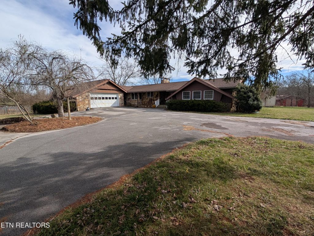 Photo of 820 Hwy 68, Crossville, TN 38555 (MLS # 1326839)