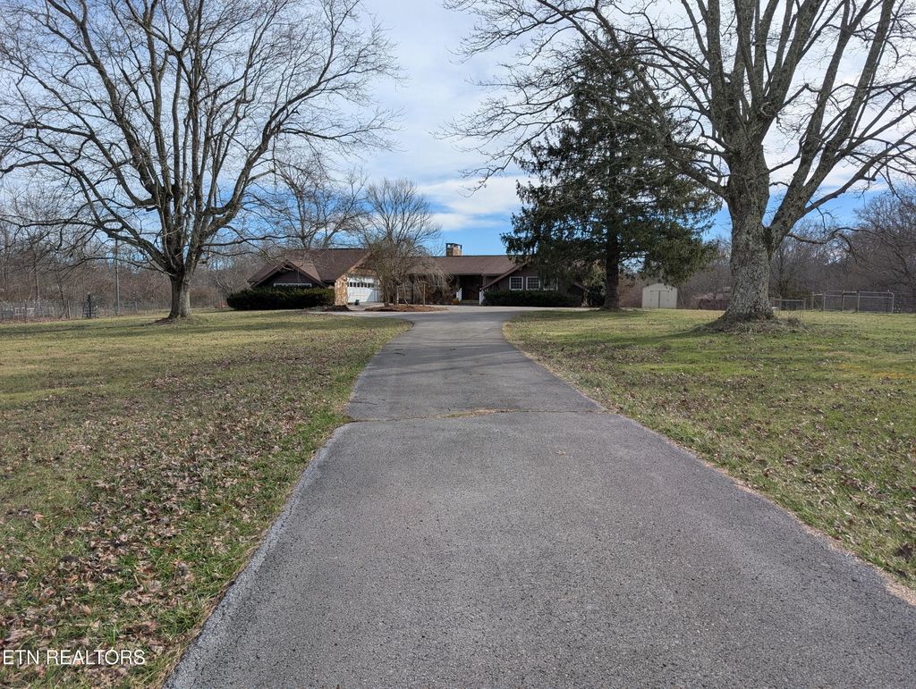 Photo of 820 Hwy 68, Crossville, TN 38555 (MLS # 1326839)