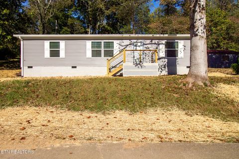 Photo of 157 Beech St, Harriman, TN 37748 (MLS # 1318986)