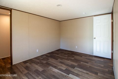 Tiny photo for 157 Beech St, Harriman, TN 37748 (MLS # 1318986)