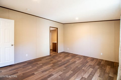 Tiny photo for 157 Beech St, Harriman, TN 37748 (MLS # 1318986)