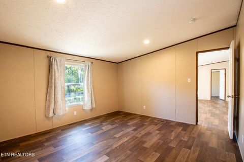 Tiny photo for 157 Beech St, Harriman, TN 37748 (MLS # 1318986)