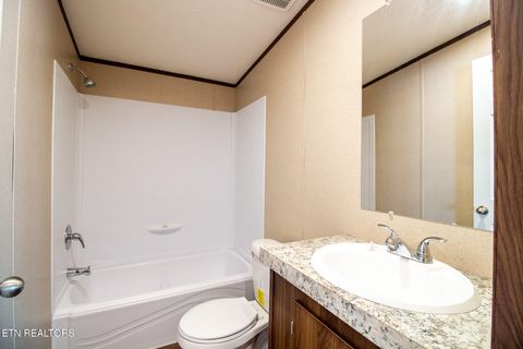 Tiny photo for 157 Beech St, Harriman, TN 37748 (MLS # 1318986)