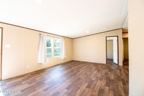 Tiny photo for 157 Beech St, Harriman, TN 37748 (MLS # 1318986)