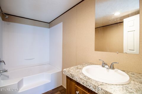 Tiny photo for 157 Beech St, Harriman, TN 37748 (MLS # 1318986)