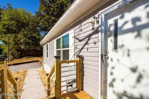Tiny photo for 157 Beech St, Harriman, TN 37748 (MLS # 1318986)