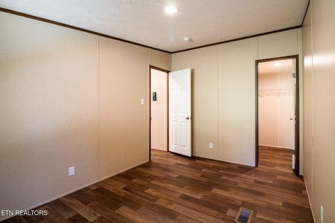 Tiny photo for 157 Beech St, Harriman, TN 37748 (MLS # 1318986)