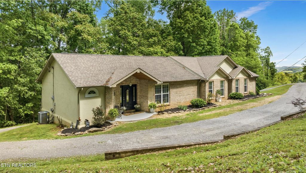 Photo of 150 Briarcliff Rd, Sweetwater, TN 37874 (MLS # 1299752)