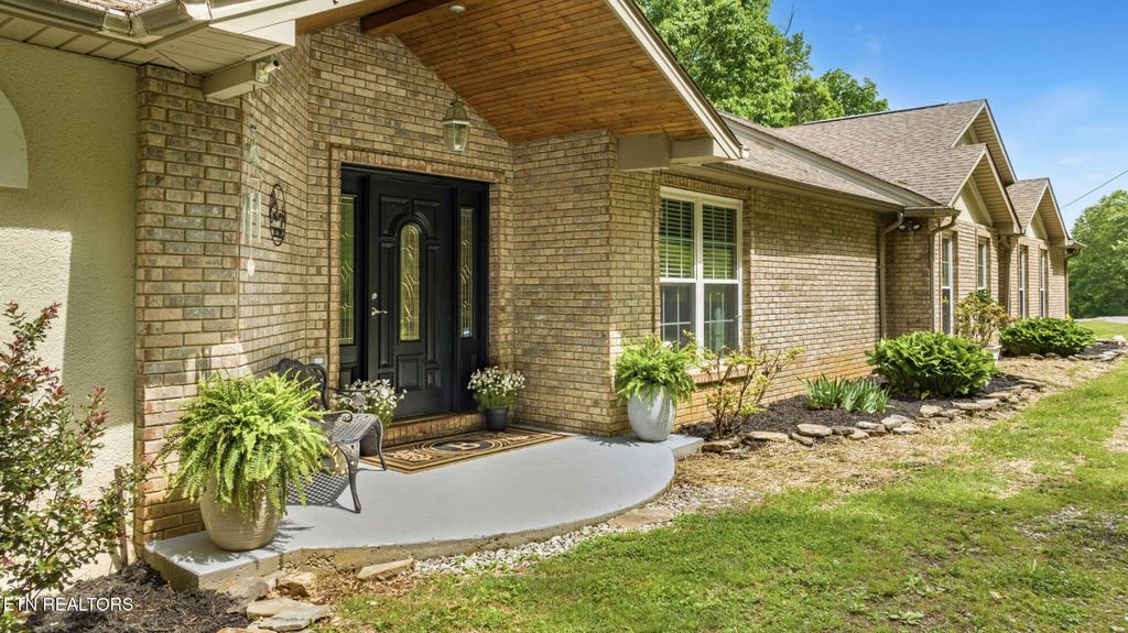 Photo of 150 Briarcliff Rd, Sweetwater, TN 37874 (MLS # 1299752)