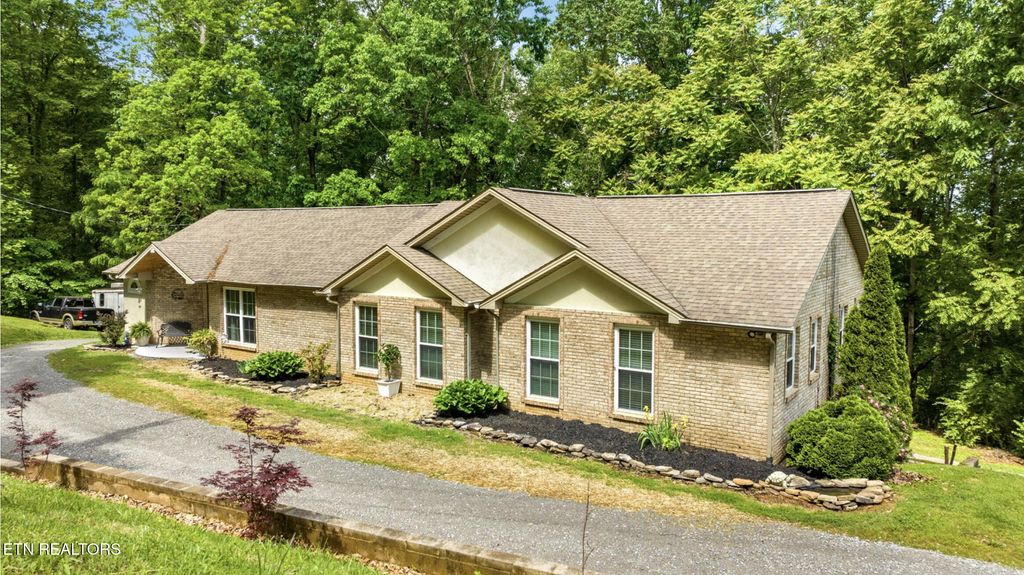 Photo of 150 Briarcliff Rd, Sweetwater, TN 37874 (MLS # 1299752)
