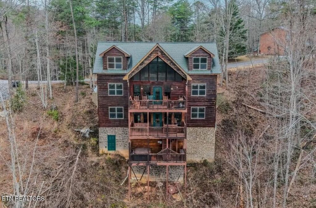 Photo of 4170 Chamberlain Lane, Sevierville, TN 37862 (MLS # 1324986)