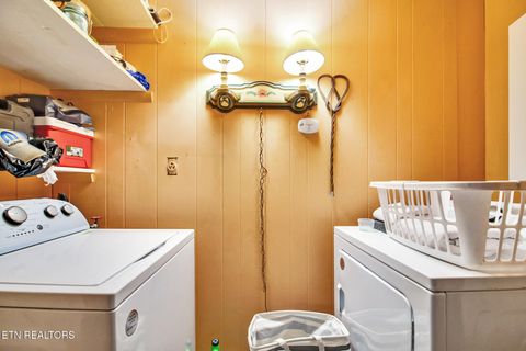 Tiny photo for 212 Reba Ave, Harriman, TN 37748 (MLS # 1317704)
