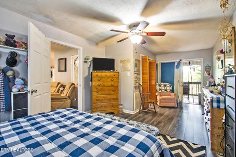 Tiny photo for 212 Reba Ave, Harriman, TN 37748 (MLS # 1317704)