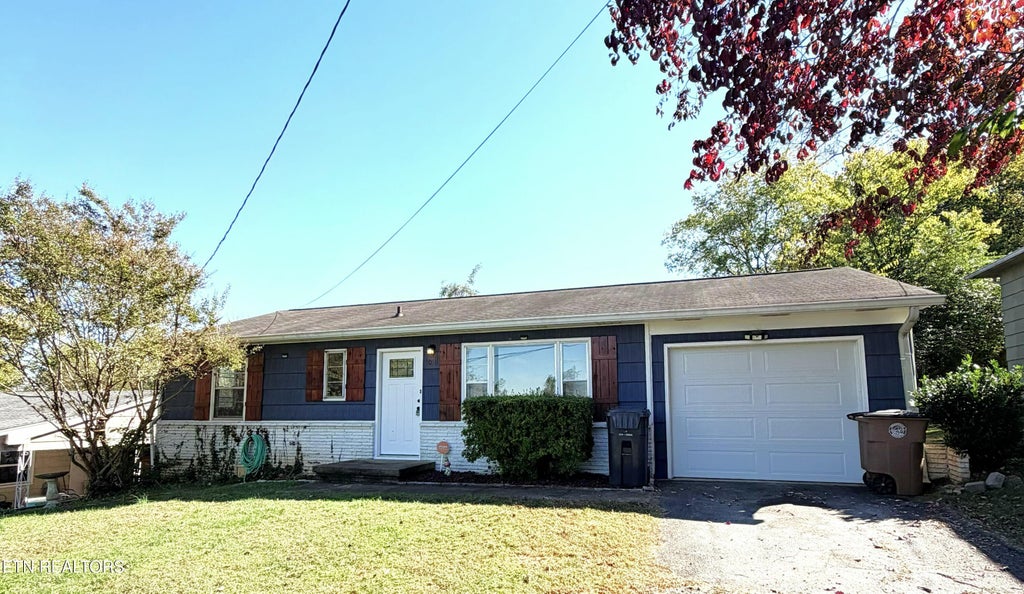 Photo of 1010 Susanne Ave, Knoxville, TN 37920 (MLS # 1360242)