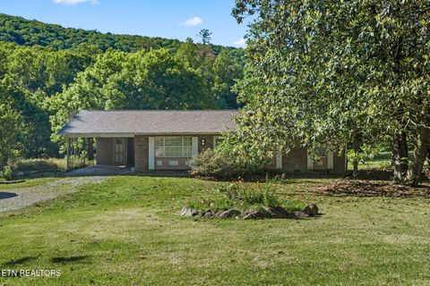 Photo of 369 Back Valley Rd, Oliver Springs, TN 37840 (MLS # 1341254)