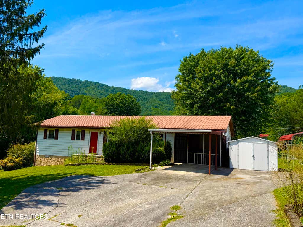Photo of 130 Griffith Lane, Jacksboro, TN 37757 (MLS # 1350527)