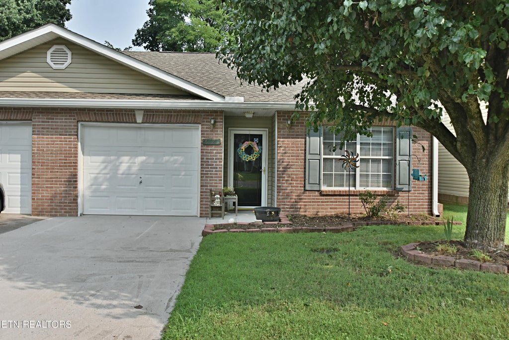 Photo of 6522 Bakersfield Way, Knoxville, TN 37918 (MLS # 1271223)
