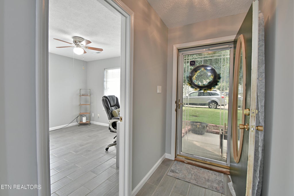 Photo of 6522 Bakersfield Way, Knoxville, TN 37918 (MLS # 1271223)