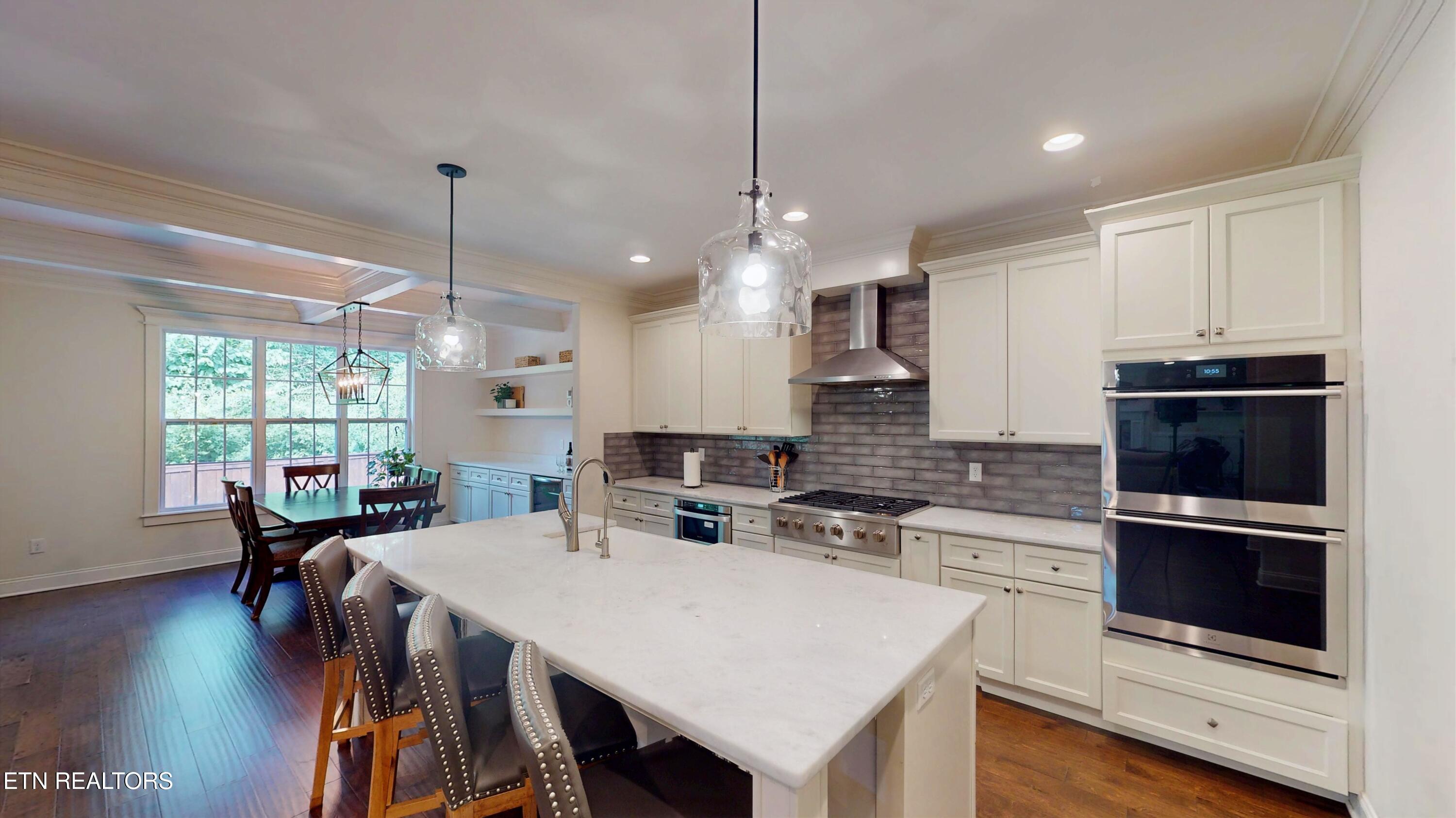 7913 Yellow Jasmine Lane