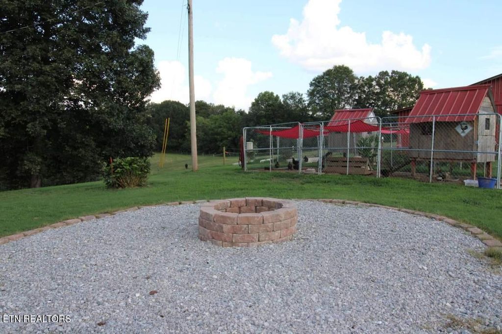 Photo of 786 Swan Pond Circle Rd, Harriman, TN 37748 (MLS # 1313506)