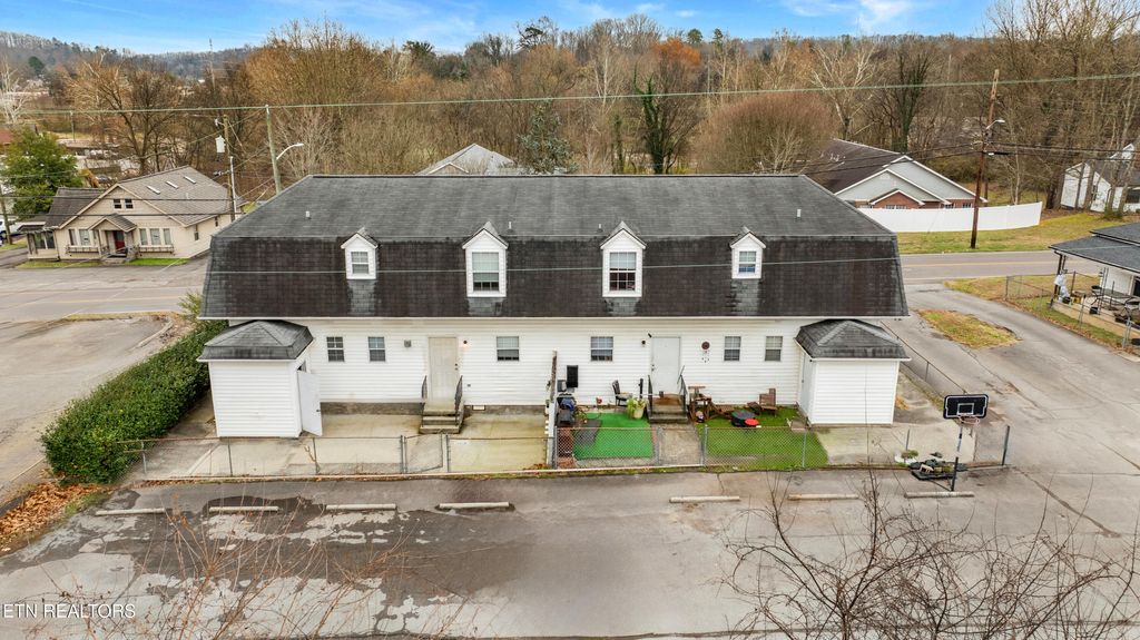 Photo of 2517 Cedar Lane, Knoxville, TN 37918 (MLS # 1324419)