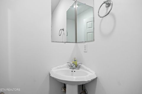 Tiny photo for 812 Blue Spruce Way, Knoxville, TN 37912 (MLS # 1329456)