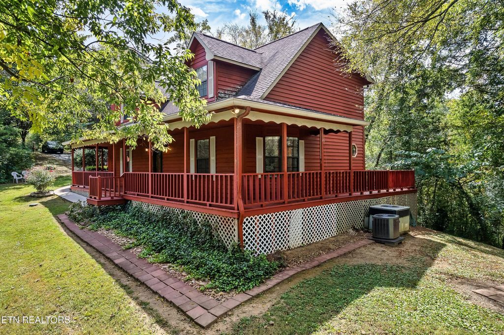 Photo of 305 Chestnut Ridge Rd, Walland, TN 37886 (MLS # 1282907)