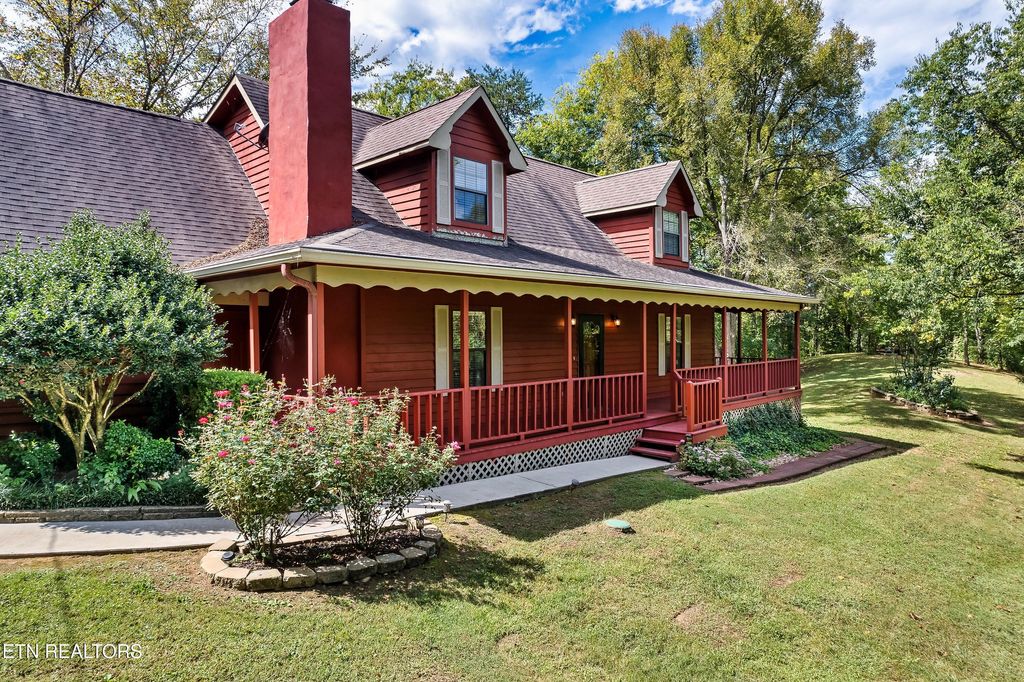 Photo of 305 Chestnut Ridge Rd, Walland, TN 37886 (MLS # 1282907)