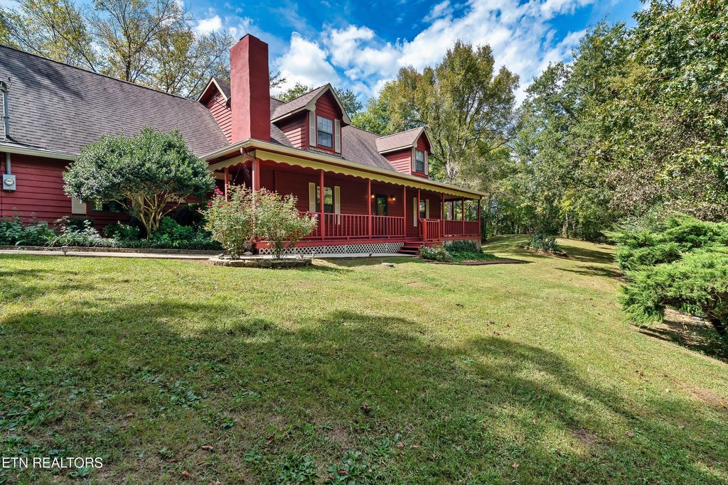 Photo of 305 Chestnut Ridge Rd, Walland, TN 37886 (MLS # 1282907)