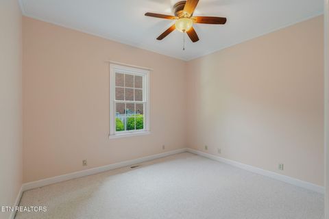 Tiny photo for 680 Oak Chase Blvd, Lenoir City, TN 37772 (MLS # 1341621)