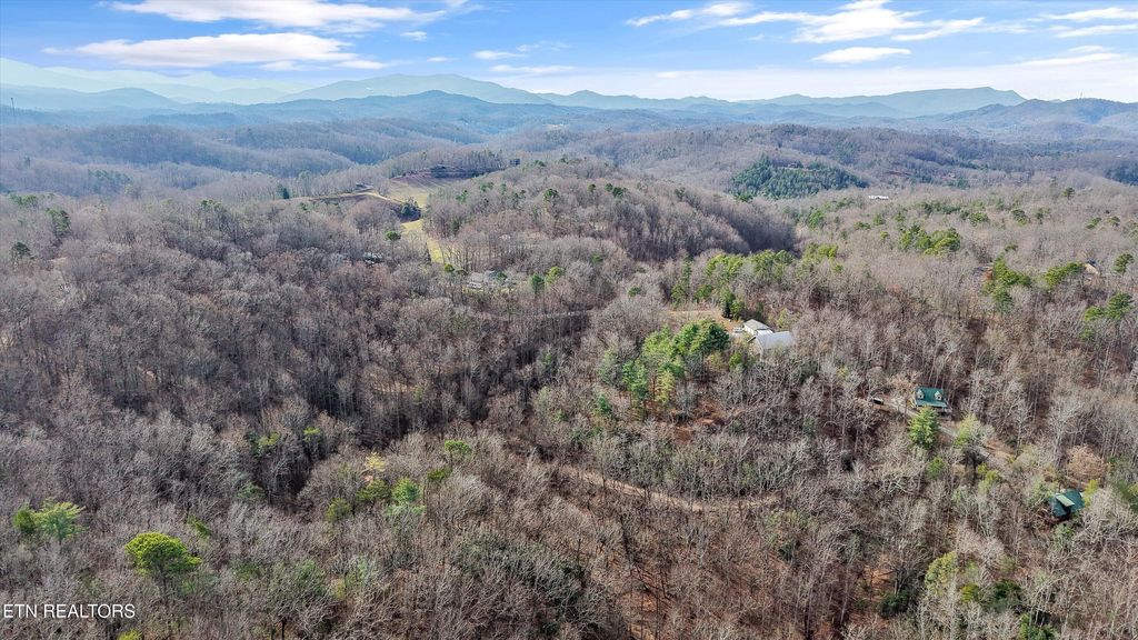 Photo of Locke Ridge Way, Sevierville, TN 37876 (MLS # 1324630)