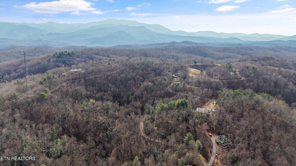 Photo of Locke Ridge Way, Sevierville, TN 37876 (MLS # 1324630)