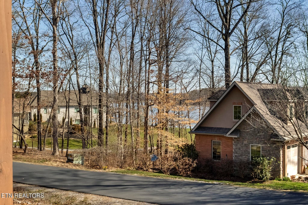 Photo of 111 Hiwonihi Tr, Vonore, TN 37885 (MLS # 1253538)