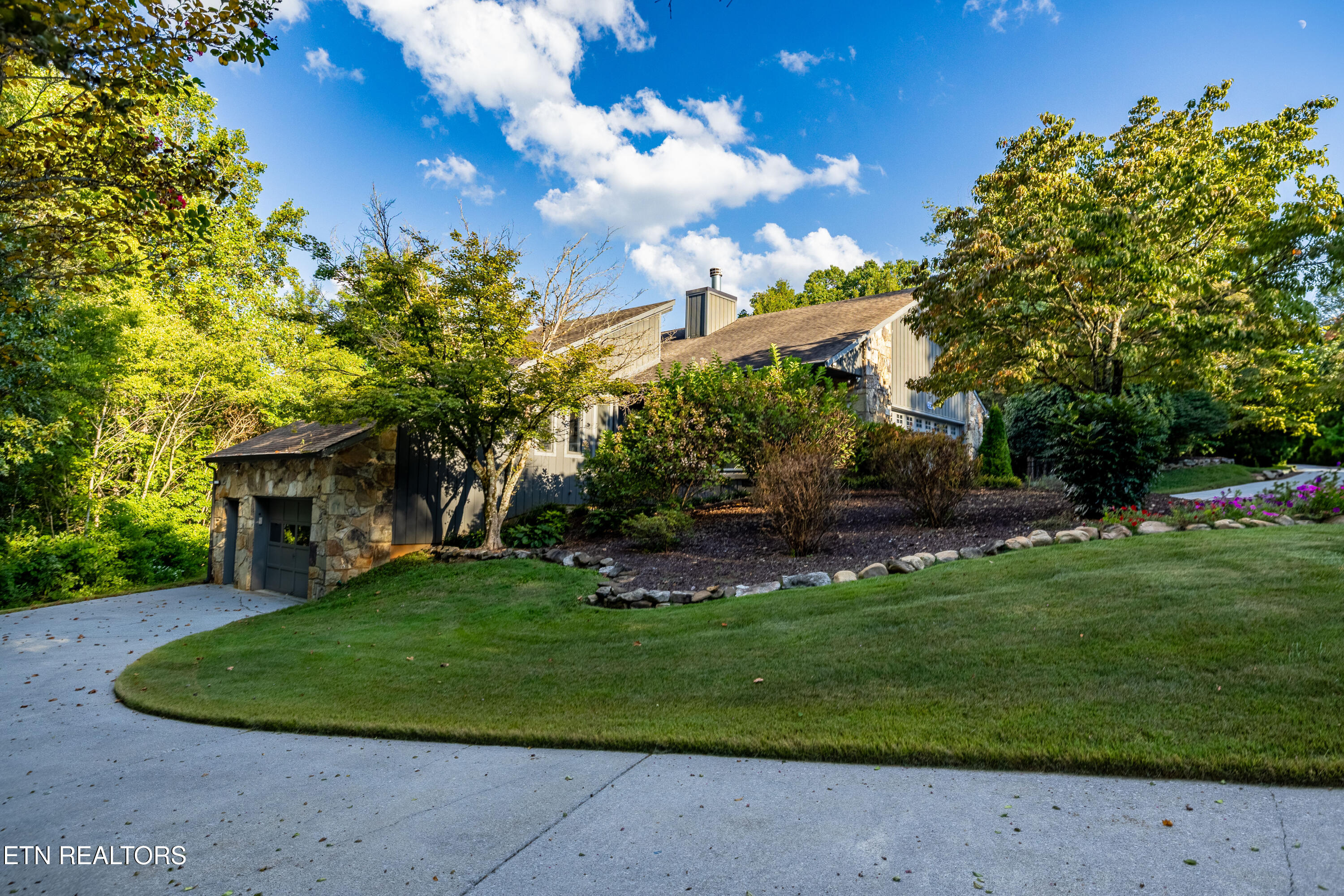 2129 Southwood Drive