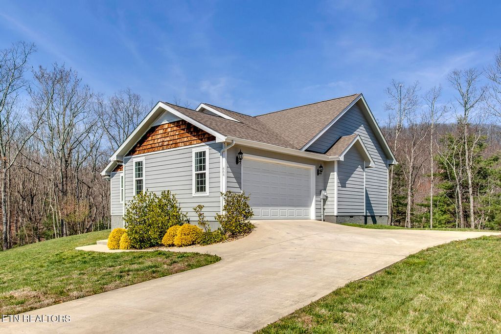 Photo of 664 Green Ridge Tr, Harriman, TN 37748 (MLS # 1333762)