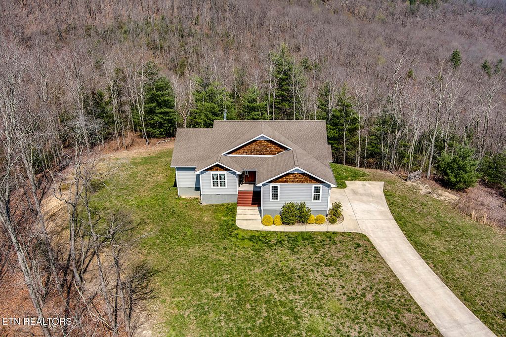 Photo of 664 Green Ridge Tr, Harriman, TN 37748 (MLS # 1333762)